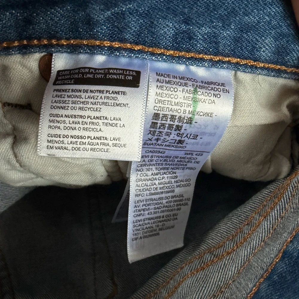 Levis very good